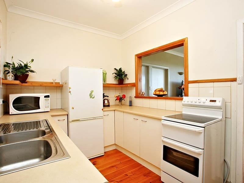 13 Hillview Road, Victor Harbor SA 5211