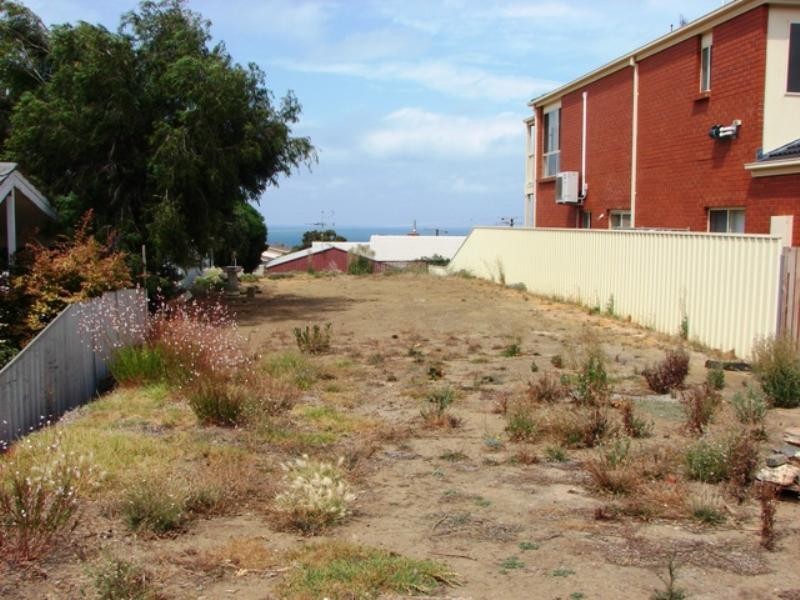 18 Norma Crescent, Encounter Bay SA 5211