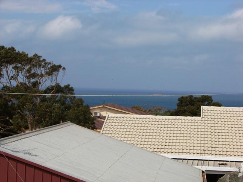 18 Norma Crescent, Encounter Bay SA 5211