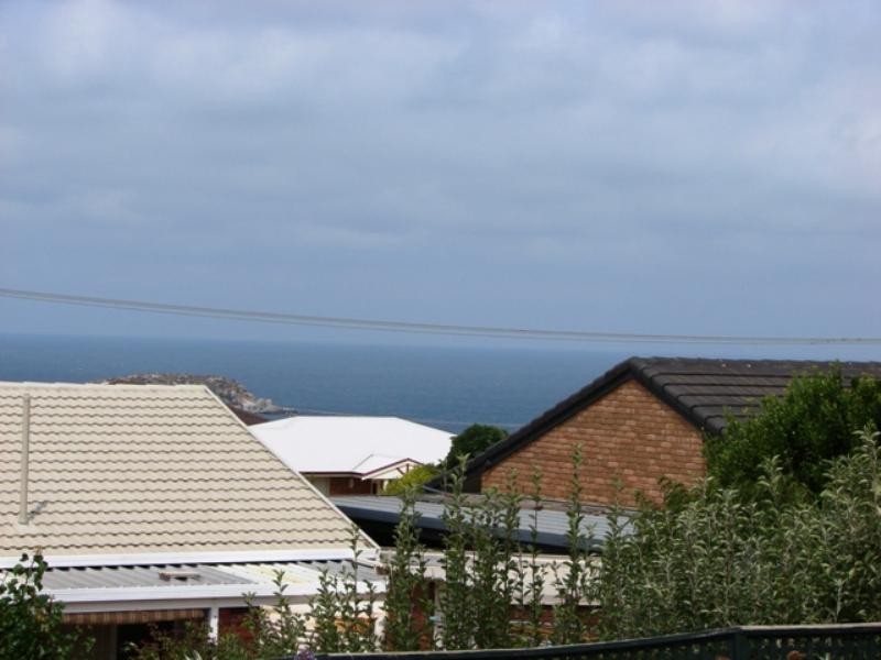 18 Norma Crescent, Encounter Bay SA 5211
