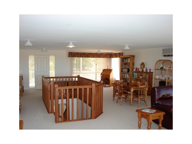 36 White Cresent, Encounter Bay SA 5211