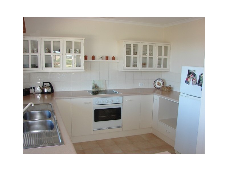 36 White Cresent, Encounter Bay SA 5211