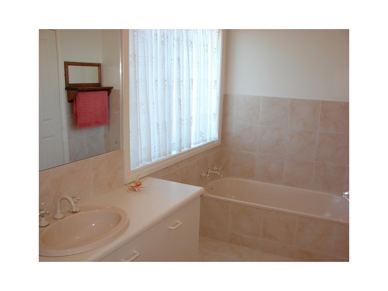 36 White Cresent, Encounter Bay SA 5211