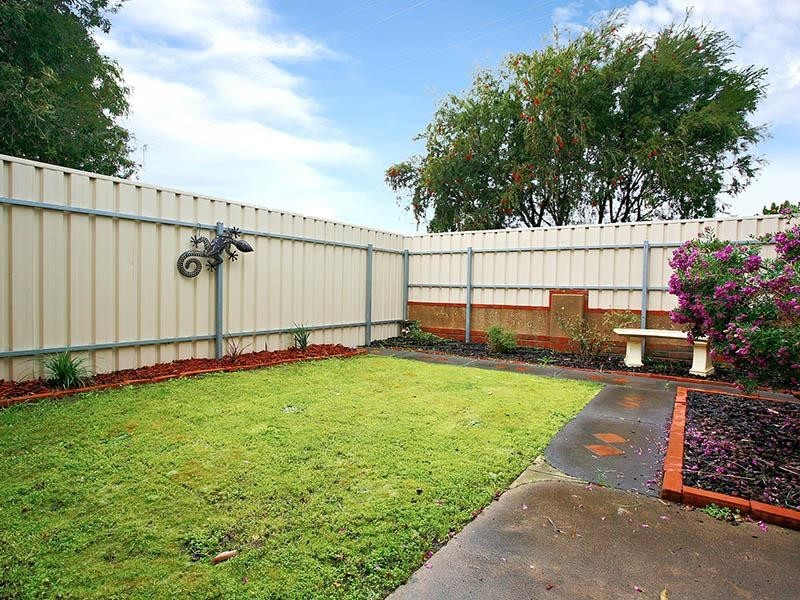 19 Hill Street, Victor Harbor SA 5211