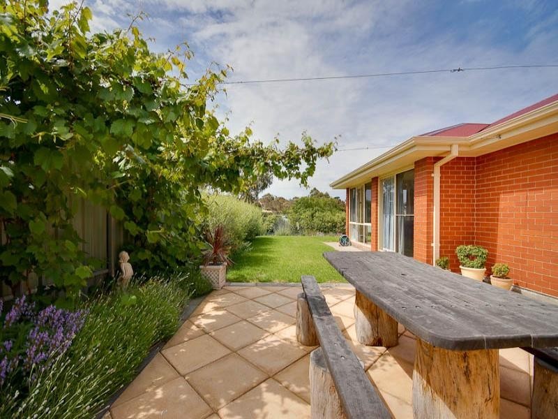 6 Gare Court, Victor Harbor SA 5211