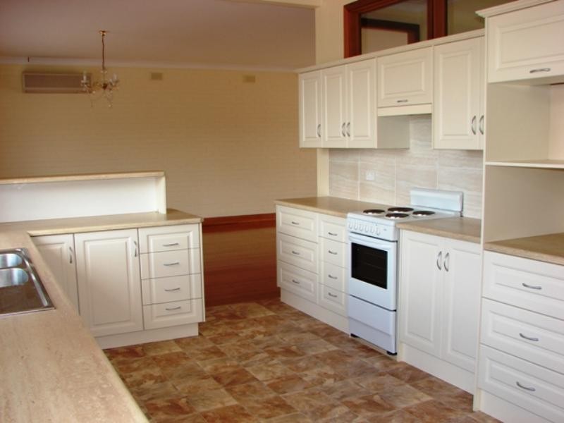 19 Lawson Street, Victor Harbor SA 5211