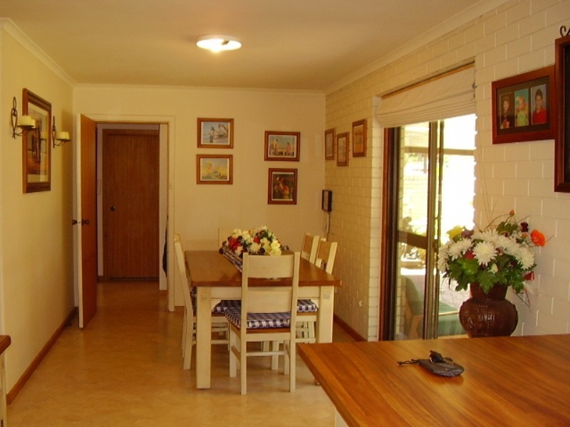 5 Dinan Road, Victor Harbor SA 5211