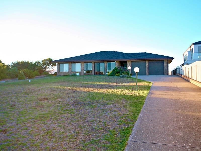 12 Battunga Avenue, Port Elliot SA 5212