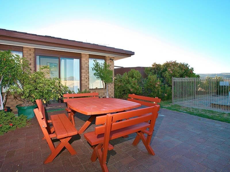 12 Battunga Avenue, Port Elliot SA 5212