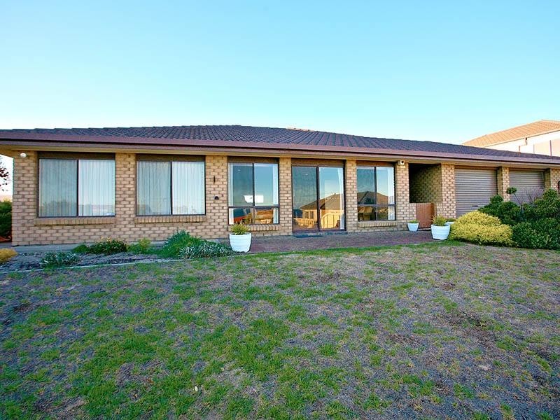 12 Battunga Avenue, Port Elliot SA 5212