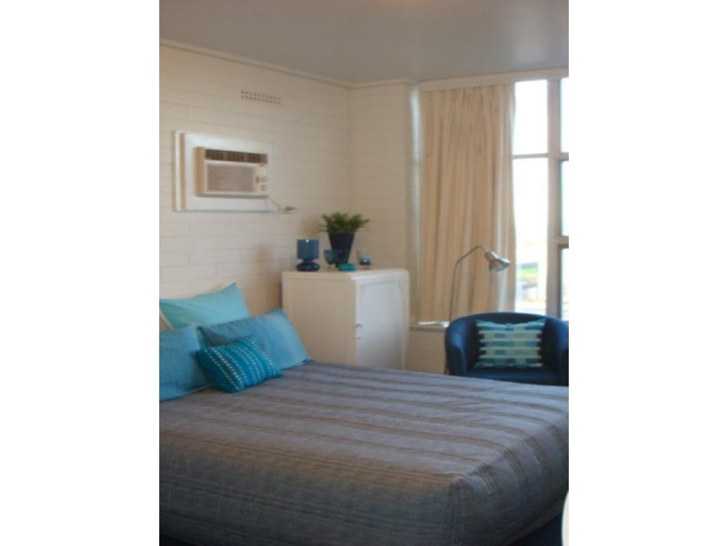 9/11-17 Hindmarsh Road, Victor Harbor SA 5211