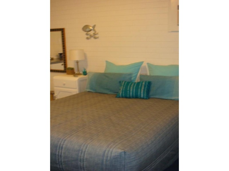 9/11-17 Hindmarsh Road, Victor Harbor SA 5211