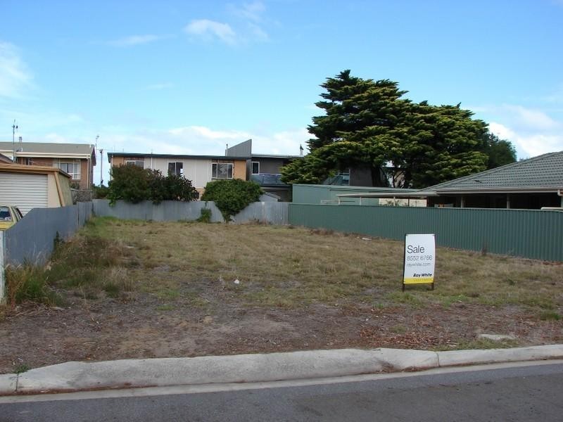 30 Newland Avenue, Victor Harbor SA 5211