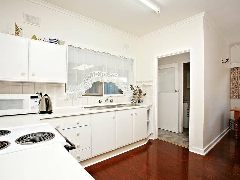 25 The Parkway, Victor Harbor SA 5211