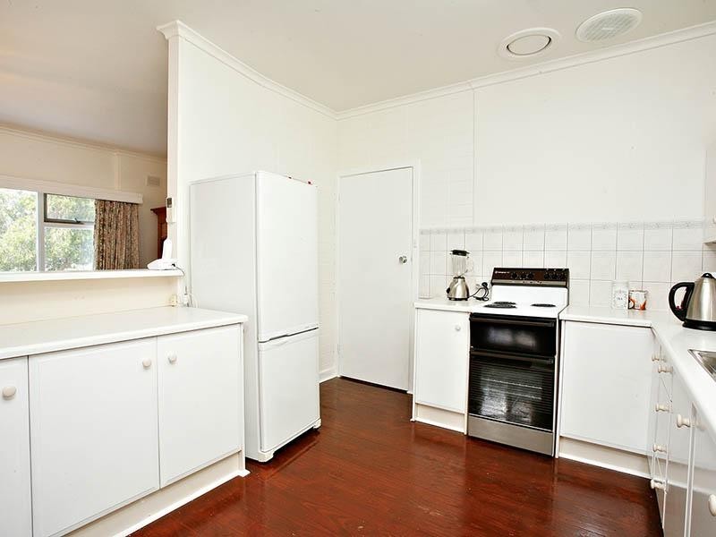 25 The Parkway, Victor Harbor SA 5211