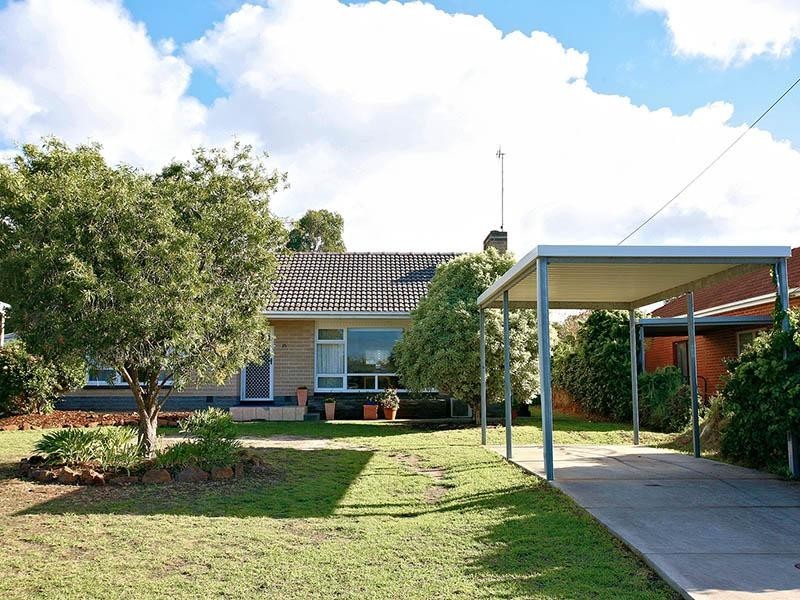 25 The Parkway, Victor Harbor SA 5211