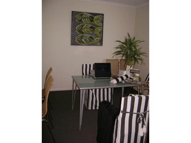 2/4 Honeyman Grove, Mccracken SA 5211