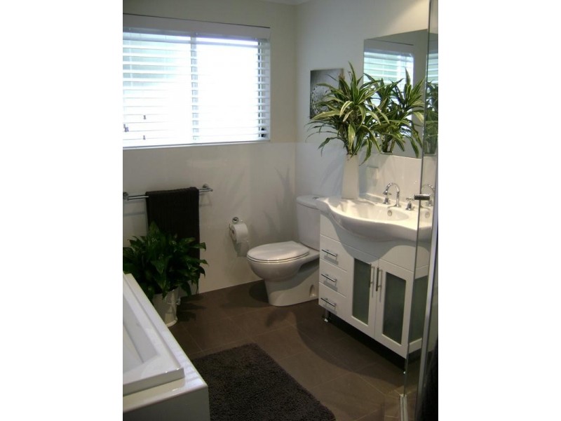 2/4 Honeyman Grove, Mccracken SA 5211