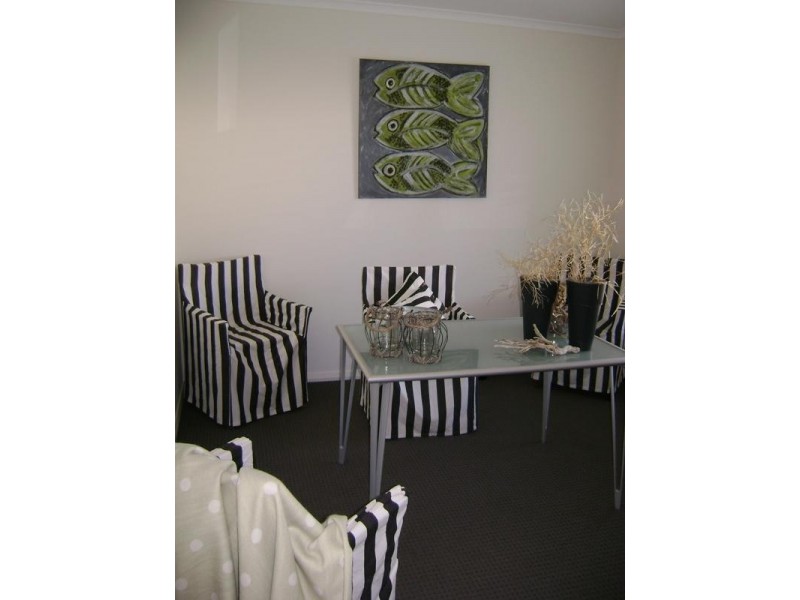 2/4 Honeyman Grove, Mccracken SA 5211