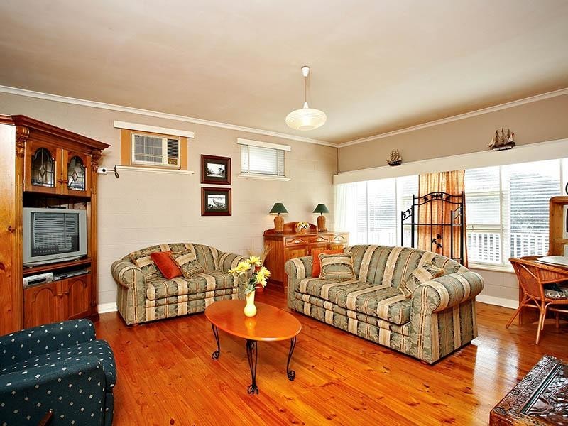 20 Renown Avenue, Victor Harbor SA 5211