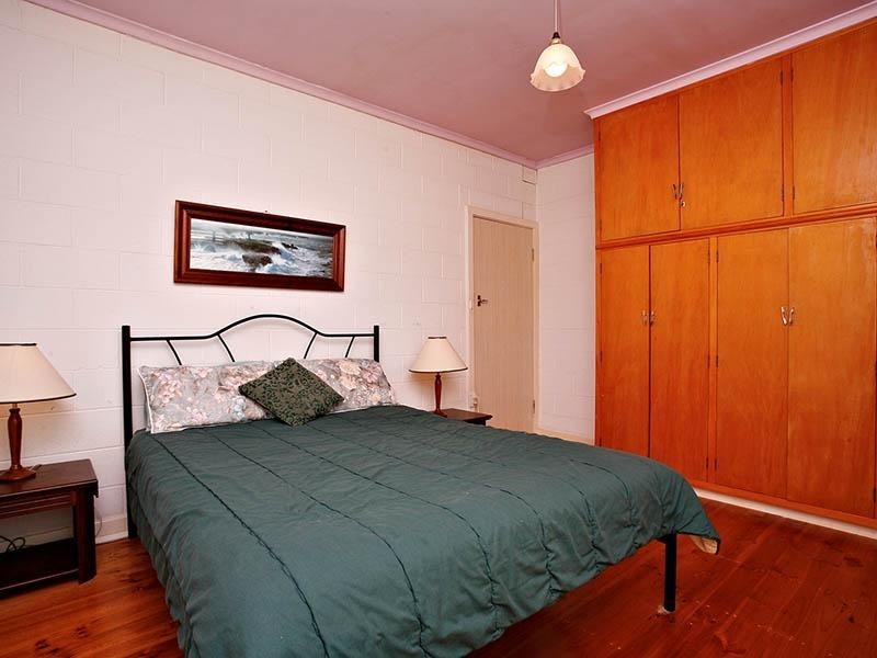 20 Renown Avenue, Victor Harbor SA 5211