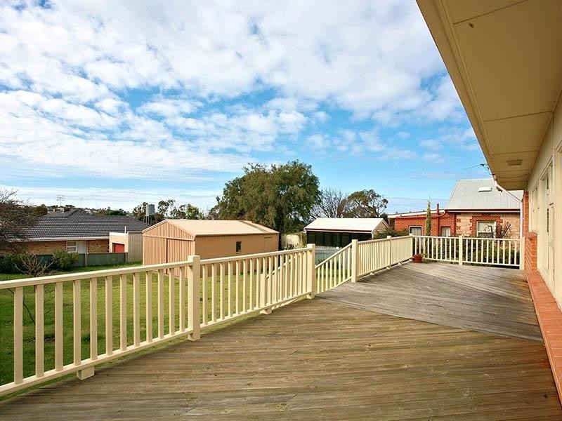 20 Renown Avenue, Victor Harbor SA 5211