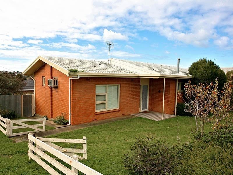 20 Renown Avenue, Victor Harbor SA 5211