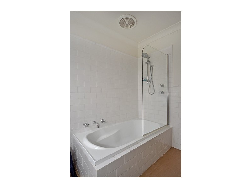 3 Peace Avenue, Victor Harbor SA 5211