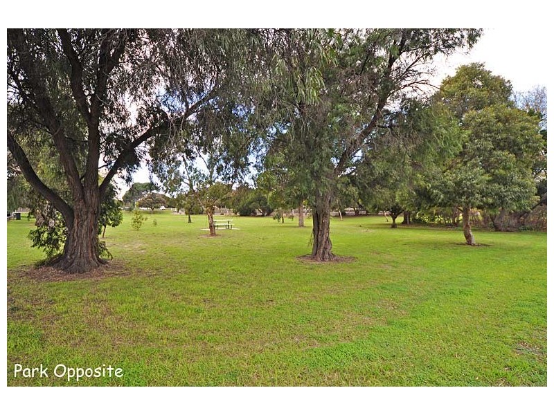 3 Peace Avenue, Victor Harbor SA 5211