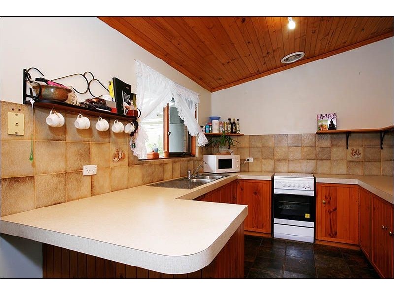 18 Holder Road, Victor Harbor SA 5211