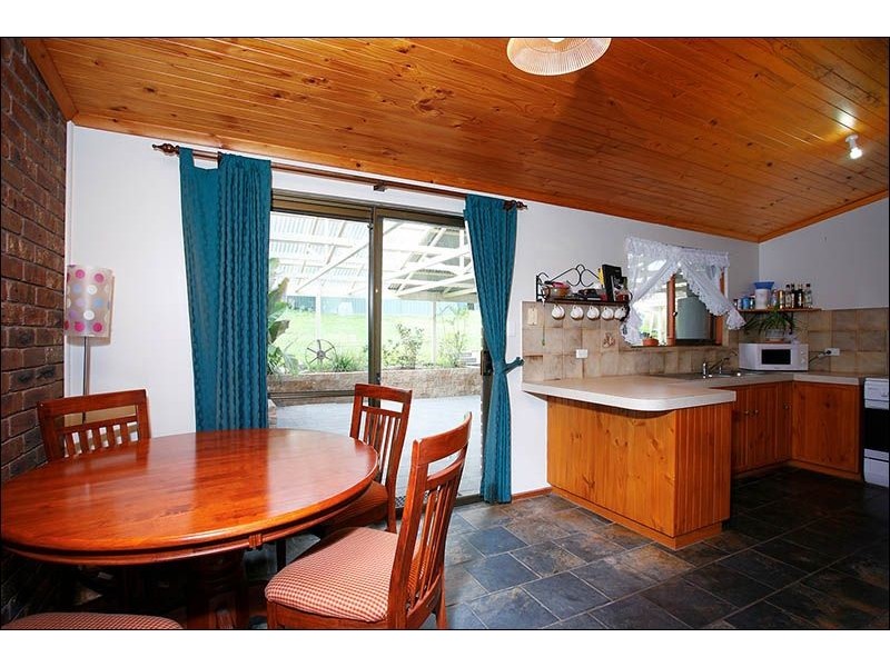 18 Holder Road, Victor Harbor SA 5211