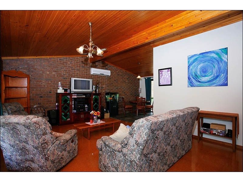 18 Holder Road, Victor Harbor SA 5211