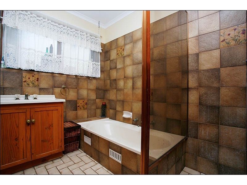 18 Holder Road, Victor Harbor SA 5211