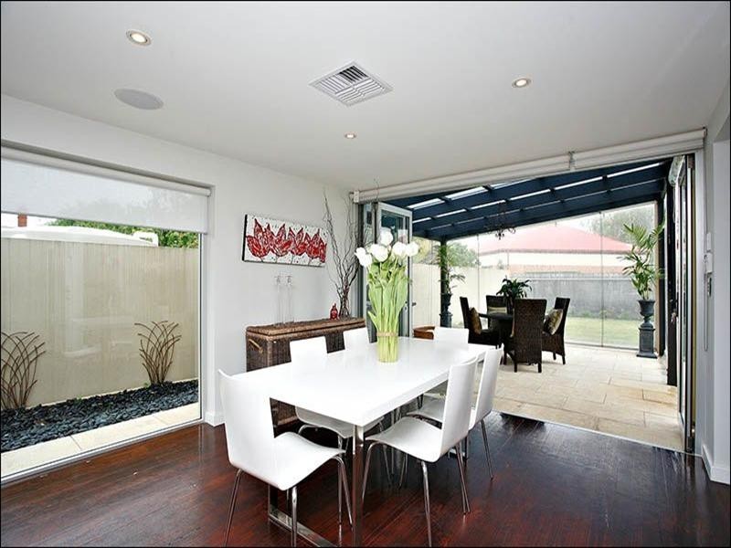 4 Acraman Street, Victor Harbor SA 5211