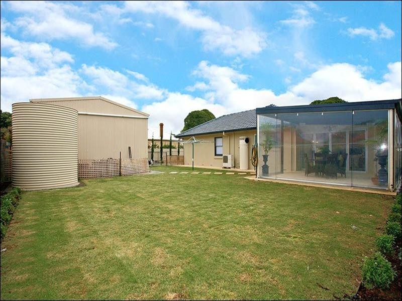 4 Acraman Street, Victor Harbor SA 5211
