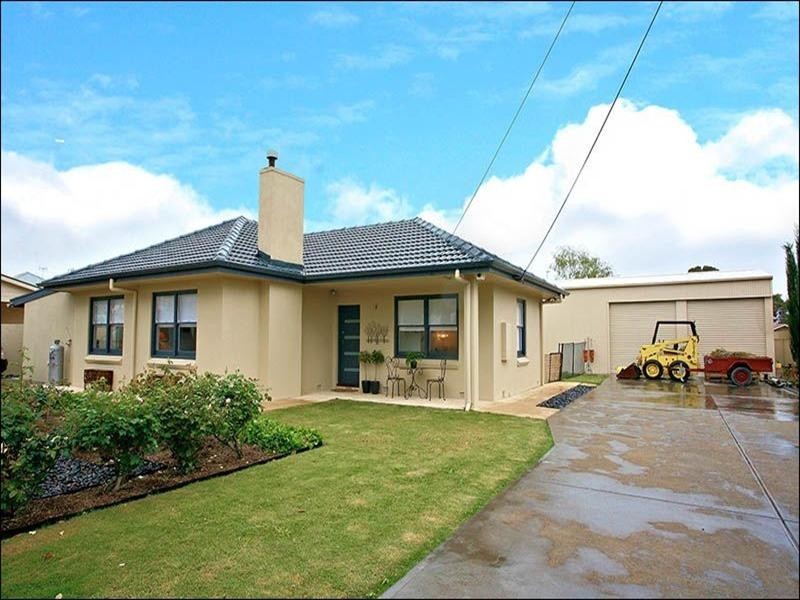 4 Acraman Street, Victor Harbor SA 5211