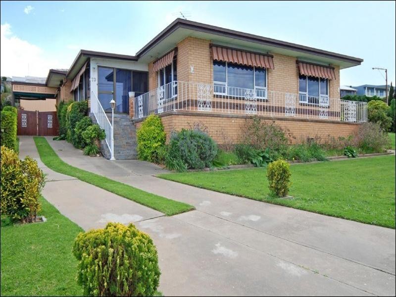 73 Hindmarsh Road, Victor Harbor SA 5211