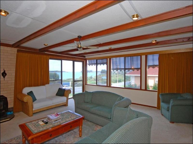 73 Hindmarsh Road, Victor Harbor SA 5211