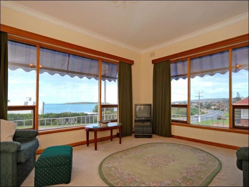 73 Hindmarsh Road, Victor Harbor SA 5211