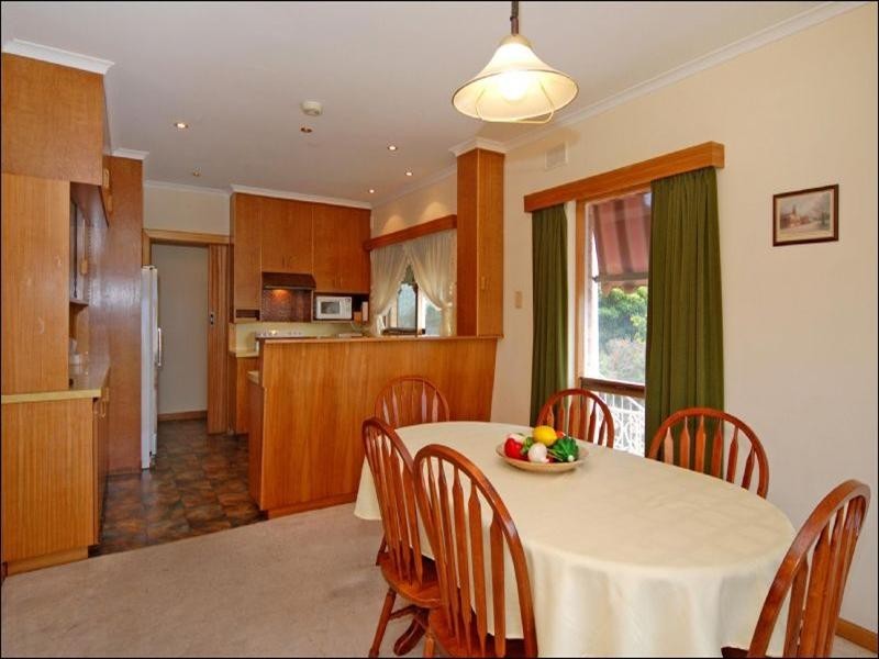 73 Hindmarsh Road, Victor Harbor SA 5211