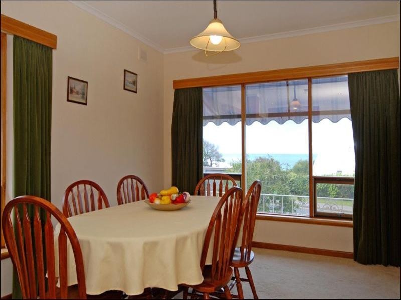73 Hindmarsh Road, Victor Harbor SA 5211