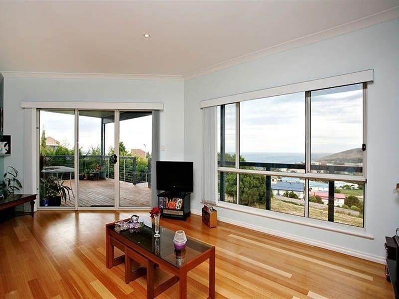 25 Southern Right Crescent, Encounter Bay SA 5211