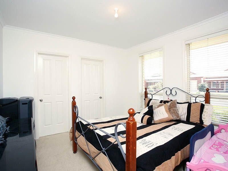 8 Sweetman Avenue, Encounter Bay SA 5211