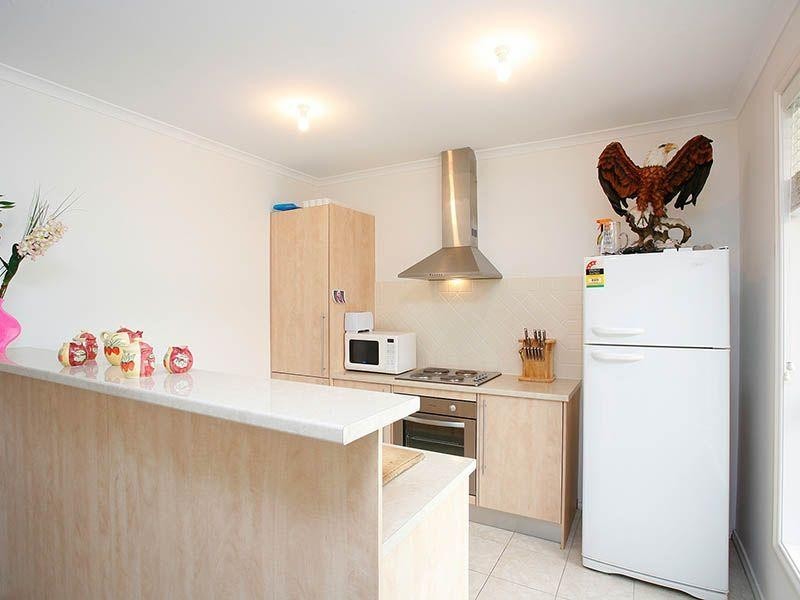 8 Sweetman Avenue, Encounter Bay SA 5211