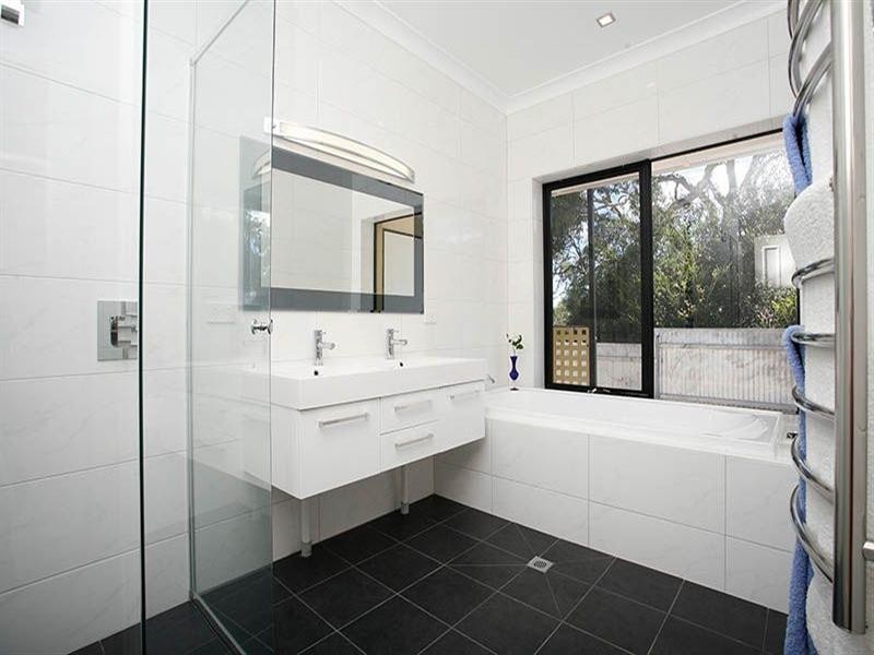 17 Lawson Street, Victor Harbor SA 5211