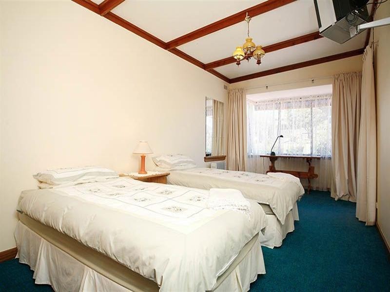 17 Lawson Street, Victor Harbor SA 5211