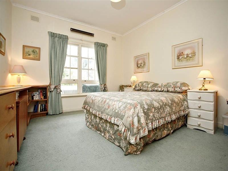 30 The Parkway, Victor Harbor SA 5211