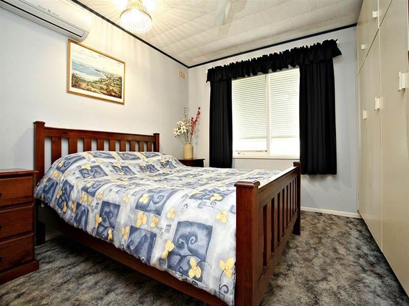 16 Folkestone Terrace, Victor Harbor SA 5211