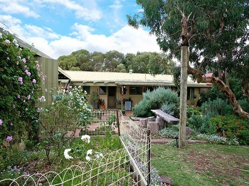 16 Folkestone Terrace, Victor Harbor SA 5211