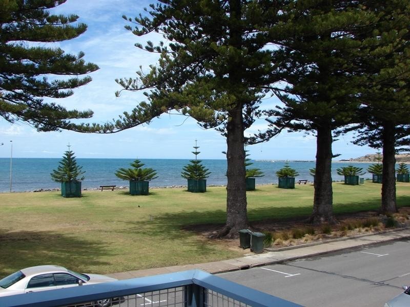 Unit 1/16 Flinders Parade, Victor Harbor SA 5211